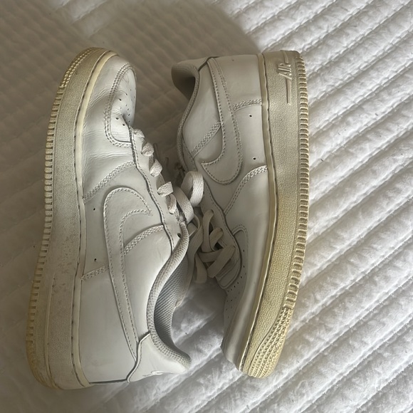 AF1 - Picture 2 of 3